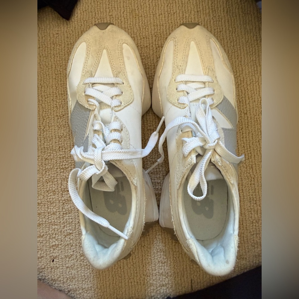 New balance 327 in excellent condition
